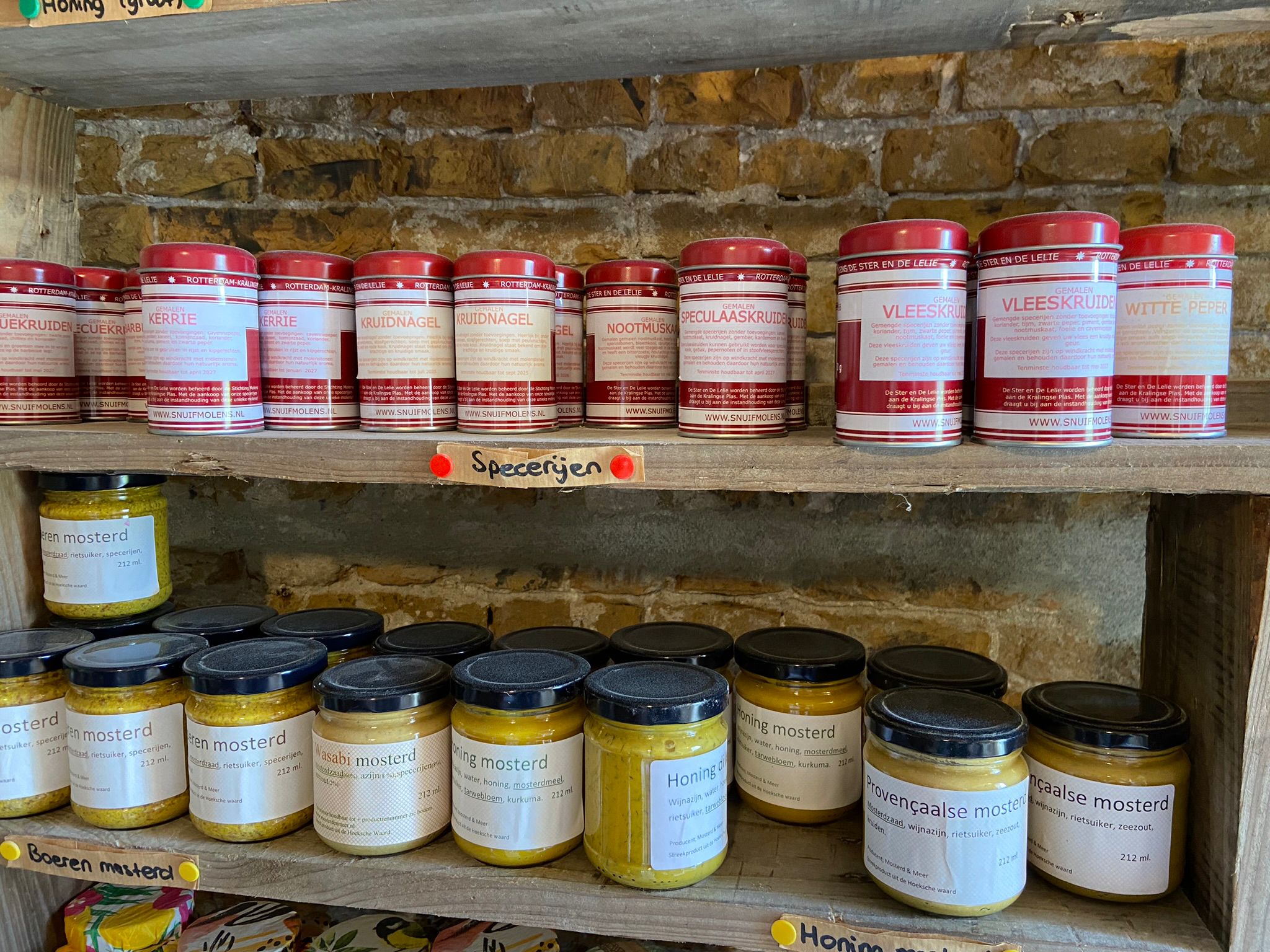 Molen-voorraad-specerijen-mosterd
